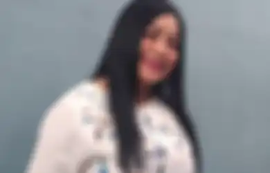 2 Kali Gagal Membangun Rumah Tangga Sampai Ogah Nikah Lagi, Anisa Bahar Kepergok Gandeng Pria 10 Tahun Lebih Muda