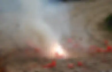 Bukannya Bahagia di Idul Fitri Malah Jadi Malapetaka, Para Pemuda ini Meregang Nyawa Akibat Merakit Petasan, Plafon dan Tembok Sampai Hancur!