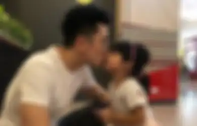 Manis Banget, Begini Cara Verrel Bramasta Memanjakan Adik Sambungnya! 