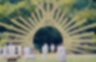 Sutradara ‘Hereditary’ Kembali Meneror dengan Film Horor ‘Midsommar’ Tentang Pesugihan. Ini Fakta Uniknya!