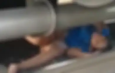 Tertabrak Kereta Api dan Masuk di Bawah Gerbong, Seorang Remaja Putri Selamat Tanpa Luka Serius di Tubuhnya