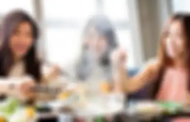 Makan Banyak Tanpa Gemuk? Ini 5 Triknya dari Cewek Langsing!