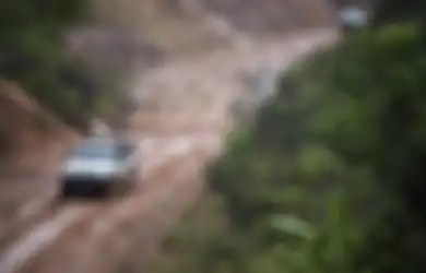 Hutan dan Gunung Ditembus Demi BBM Satu Harga di Kalimantan Utara