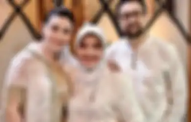 Nikah Beda Agama Hingga Dikabarkan Tak Dapat Restu Mertua, 18 Tahun Aktor Tampan Ini Setia Temani Istri Cantiknya Sahur di Bulan Ramadhan