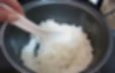 Modal 5 Menit, Wadah Rice Cooker Bekas Sahur Bebas dari Nasi Kering, Kuncinya Air Hangat!