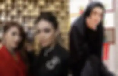 Bikin Maia Estianty Tersenyum Penuh Arti, Tata Janeeta Terang-terangan Bongkar Tabiat Mulan Jameela Pasca Pindah Kubu dari RCM ke Istri Irwan Mussry: Aku Enggak Mau Memancing Keributan