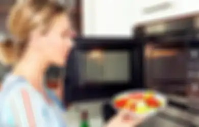Sudah Lakukan Sesusai Buku Panduan Saat Memasak di Microwave, Wanita Asal Inggris Malah Harus Dilarikan ke Rumah Sakit Karena Benda Ini!