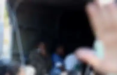 Mahasiswa Papua di Surabaya di Jemput Paksa Polisi. Apakah Masalahnya? Berikut Foto-Fotonya