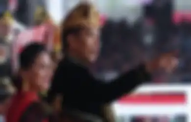 Upacara Bendera Dirgahayu Repbulik Indonesia ke-74, Jokowi Kenakan Simbol Kebudayaan Kebanggaan. Foto-Foto Ini Buktinya
