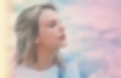 Ayah Taylor Swift Antarkan 30 Loyang Pizza untuk Fans Anaknya