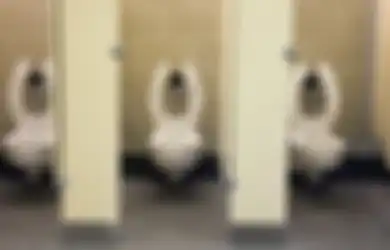 Pantas Saja Dudukan Toilet Umum Berbentuk Huruf ‘U’, Ternyata Ada Alasannya 