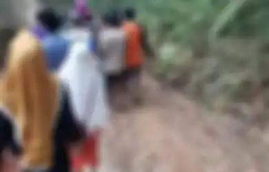Akses Jalan Sulit, Ibu Hamil di Banten Ditandu 7 Km, Bayi dalam Kandungannya Meninggal, Ini Respon Pemerintah