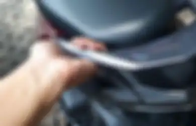 Digunakan Buat Pegangan Saat Boncengan, Ternyata Hal Tersebut Bukan Fungsi Behel Motor yang Sebenarnya 