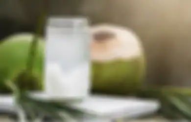 Manfaat Air Kelapa Untuk Kesehatan dan Kecantikan Rambut, Simak