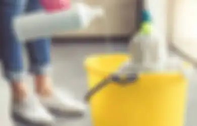 Hanya Butuh Bahan-bahan Dapur, Simak Ragam Trik Mengepel di Tengah Pandemi