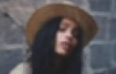 Zoe Kravitz Ceritain Pengalaman Kocaknya Syuting bareng Kucing-Kucing di The Batman