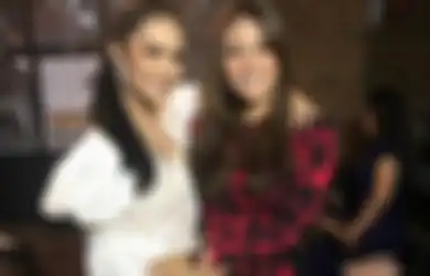 Menangis di Pengajian Jelang Pernikahan, Mimi KD: Doa Mimi Selalu untukmu Aurel