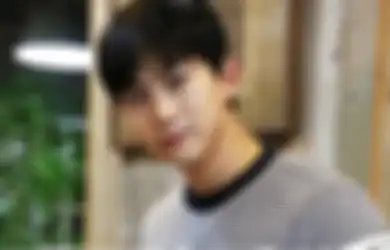 Foto Taecyeon Kencan Bocor, Netizen Penasaran dengan Wajah Pacarnya!