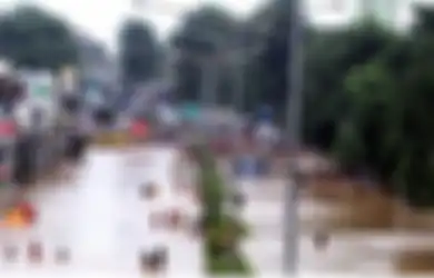 Virus COVID-19 Lebih Mudah Menular Saat Banjir? Ini Penjelasan Ahli!