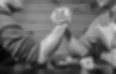 Pertanda Akan Terlibat Konflik hingga Idap Penyakit, Inilah Arti Kedutan di Lengan Kiri Menurut Primbon Jawa
