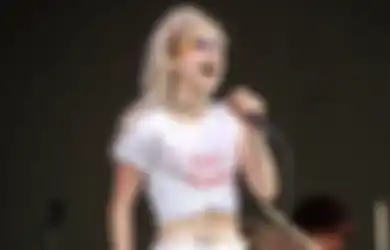 Hayley Williams Isyaratkan Paramore Tetap Aktif, Menolak Bubar!