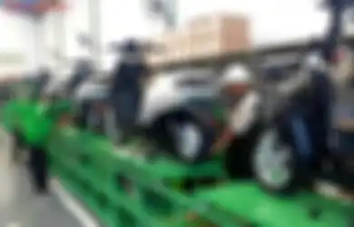 Luhut Pastikan Subsidi Motor Listrik Rp 7 Juta: Untuk Rakyat yang Sederhana