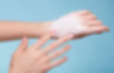 Puasa Ramadhan Bikin Kulit Kita Kering? Atasi dengan 4 Cara Ini!