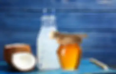 7 Khasiat Minum Air Kelapa Campur Sedikit Madu, Baik untuk Imun