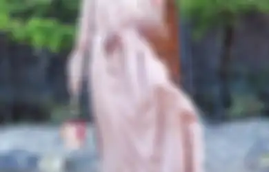 Jangan Asal! 4 Model Sepatu Ini Paling Cocok Dipakai Sama Dress Hijab