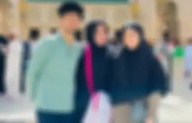 Jarang Terekspos Depan Kamera, Inilah Kedekatan Keluarga Kecil Raffi Ahmad dengan Ayah Kandung Nagita Slavina yang Hidupnya Berubah Sehabis Ceraikan Mama Rieta Amalia
