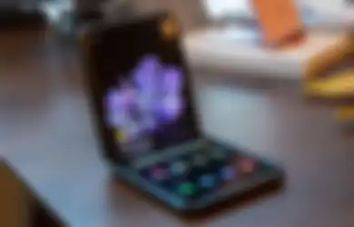 Update Harga Samsung Galaxy Z Flip Terbaru 2021, Turun Drastis!