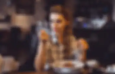 Aman! 5 Camilan Ini Cegah Kita Bangun Tengah Malam karena Lapar!