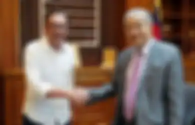 Walaupun Usianya Sudah Menginjak 94 Tahun, Mantan Perdana Menteri Malaysia Ini Tak Terinfeksi Virus Corona. Apa Resep Rahasianya? 