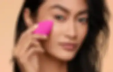Bukan Cuma Buat Makeup, Ini 3 Manfaat Tersembunyi Beauty Blender!