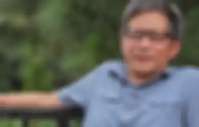2 Bulan Tak Muncul di Televisi, Rocky Gerung Ternyata Lagi Lakukan Aktivitas di Kaki Gunung Selama Masa Pandemi: Disini Enak, Banyak Lembah Bisa Lari-lari