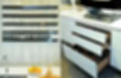 Intip Inspirasi Dapur di Lahan Terbatas, Bisa Gunakan Warna Gelap!