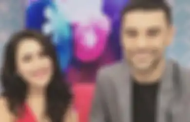 Banjiri Ayu Ting Ting dengan Perlakuan Istimewa Hingga Bikin Orangtuanya Terperangah, Musisi Kondang Ini Malah Kepergok Dapat Pesan Menohok dari Ibunda Sendiri Sampai Tersedak Makanan: 'Ini Krusial Di!'