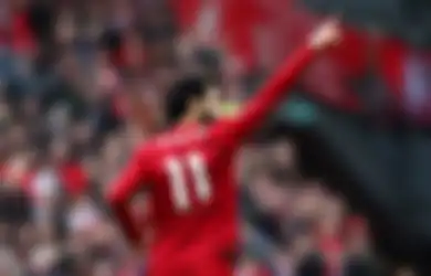 Striker Liverpool Mo Salah, Pamer Smartphone OPPO Reno3 Pro