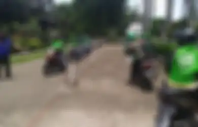 Viral Temannya Diberi Bintang Satu, Puluhan Driver Ojek Online Datangi Rumah Pelanggan Sampai Polisi Harus Berjaga, Kronologi Terungkap dan Temukan Fakta Ini