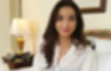 Bak Hilang Ditelan Bumi Setelah Tak Muncul Lagi di Panggung Hiburan, Artis Cantik yang Akui Sudah Pindah Agama Ini Ternyata Kepergok Masuk Hutan Demi Lakukan Hal Mulia 