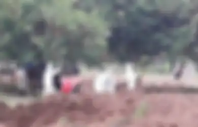 1500 Jenazah Sudah Ia Kuburkan, Penggali Makam di Surabaya Ungkapkan Keluh Kesah Tangani Korban Covid-19 Selama Pandemi: Kapan Ini akan Berakhir? Kita Sudah Lelah