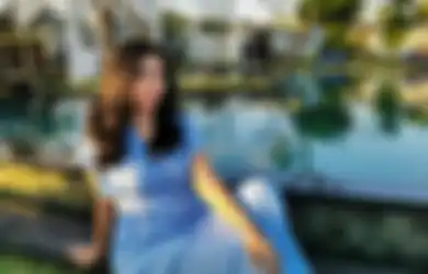 Putri Sambungnya yang 7 Tahun Lebih Muda Punya Hobi Fotografi, Puteri Indonesia 2009 Bangga Sang Anak Bisa Punya Uang Jajan Sendiri Hingga Bisa Jadi Teman Curhat Soal Ini: 'Bisa Dapet Advice dari Mama'
