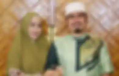 Unggah Foto Kenangan dengan Sang Mertua Saat Sungkeman, April Jasmine Solmed Tak Mampu Tahan Pilunya Saat Ibunda Ustaz Solmed Berpulang: Mohon Dibukakan Pintu Maaf