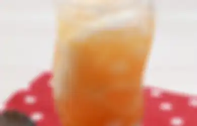 Difavoritkan Masyarakat Sebagai Minuman Teman Berbuka, Kesegaran Air Kelapa Ternyata Punya Banyak Manfaat untuk Tubuh Usai Puasa, Berikut Khasiatnya!