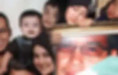 Bak Saingan Rebut Hati Janda Uje, Aktor Ini Nekat Kirim Karangan Bunga Bertuliskan Calon Suami, Tak Mau Kalah, Mantan Nia Ramadhani Sebut Umi Pipik Sosok Sempurna Hingga Buatkan Lagu untuk Ibu Abidzar