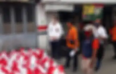 Langkah Kaki Jokowi Berhenti Tepat di Rumahnya, Keluarga Marbot Ini Kaget Bukan Main Saat Presiden Datang Jam 10 Malam, Sempat Gemetaran Dapat Bantuan Sembako dan Uang