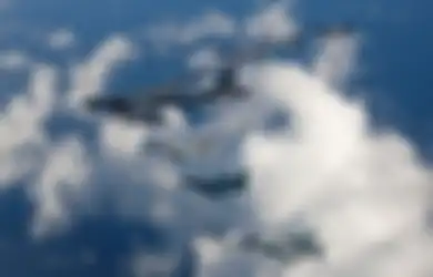 Ditemani Jet Tempur F-16, Dua Pesawat Pembom Amerika Serikat Gentayangan Lewat Israel Menuju Teluk Persia, Diduga Berhubungan dengan Lengsernya Donald Trump
