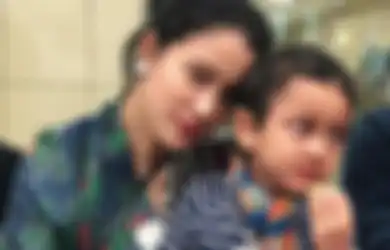 Belajar dari Penyakit Anak Marcella Zalianty yang Idap Tumor Otak, 9 Hal Ini Bisa Jadi Penyebab Mulai dari Makanan Kemasan hingga Ponsel!