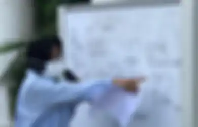 Walikota Surabaya Mencak-mencak Merasa Mobil PCR Disabotase, Anggota DPRD Jatim Ini Suruh Risma Bicara Baik-baik: Jangan Sampai Pemimpin Bertengkar, Rakyat Jadi Korban!
