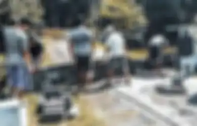 Ekstrem! Tak Mau Kalah dengan Kampung Sebelah yang Tutup Jalan Bambu, Warga di Sumberpucung Bikin Tembok Cor untuk Lockdown Desa, Berakhir Dirobohkan Aparat Usai Viral